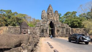 AngkorWestGateNeueKöpfe