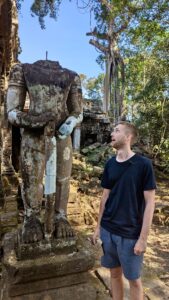 Angkor_HeadlessSasch