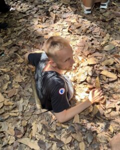 Cu-Chi-Tunnel_Eingang_Sascha