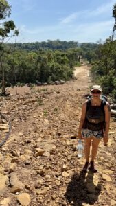 HikingToSunsetBeach_Jessi