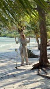 Jessi_SaracenBay_Happy