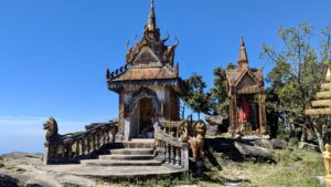 Kampot_BokorHill_Pagode