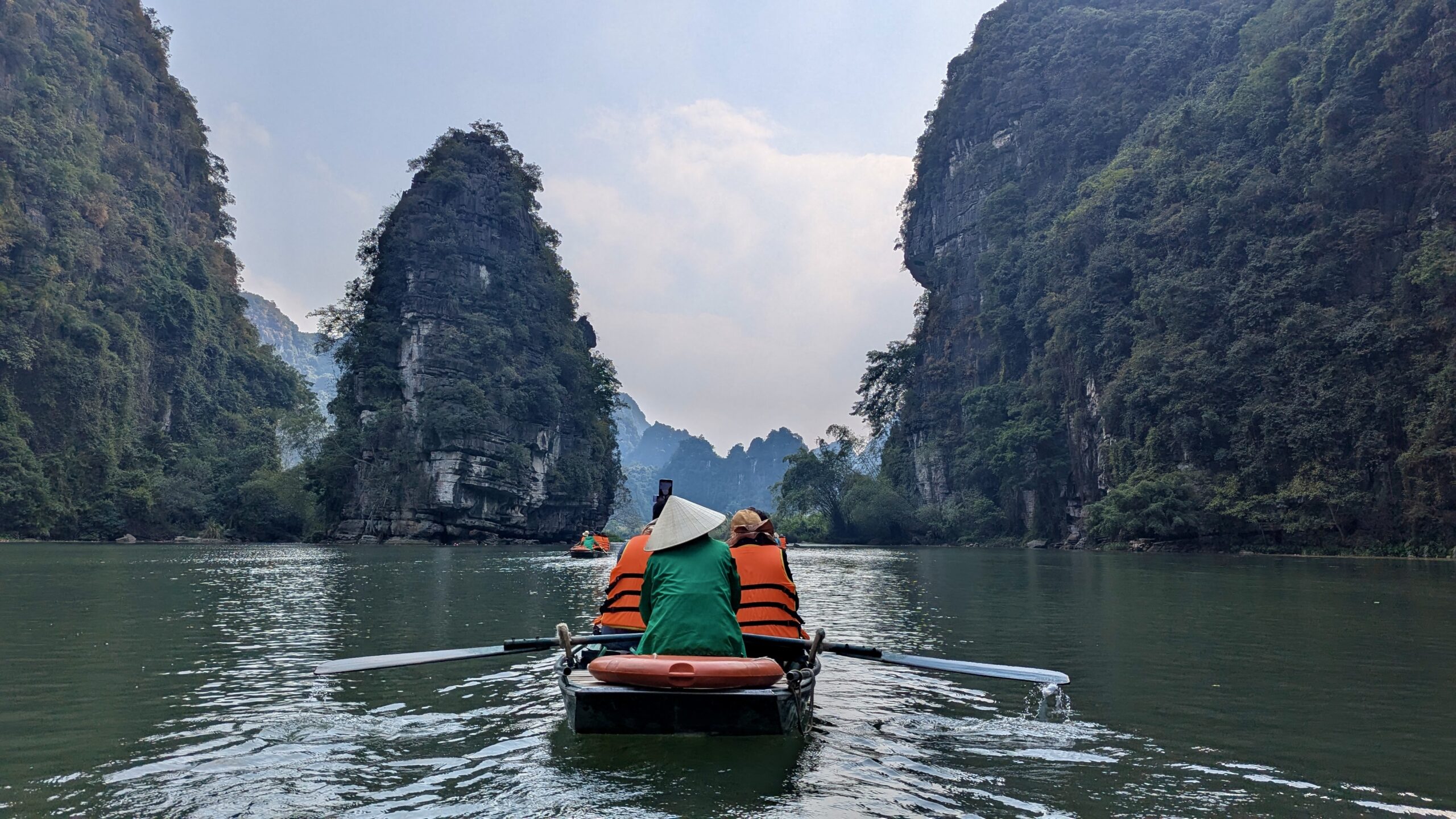 Ninh Bình –  Eine Landschaft wie aus einer anderen Welt