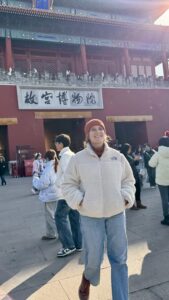 JessiAufDemWegZumChongzhenPark